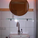 Weinstube Moselbluemchen زلتنغن راختخ