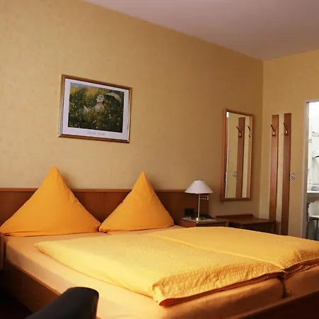 Weinstube Moselblümchen Pensión 3*