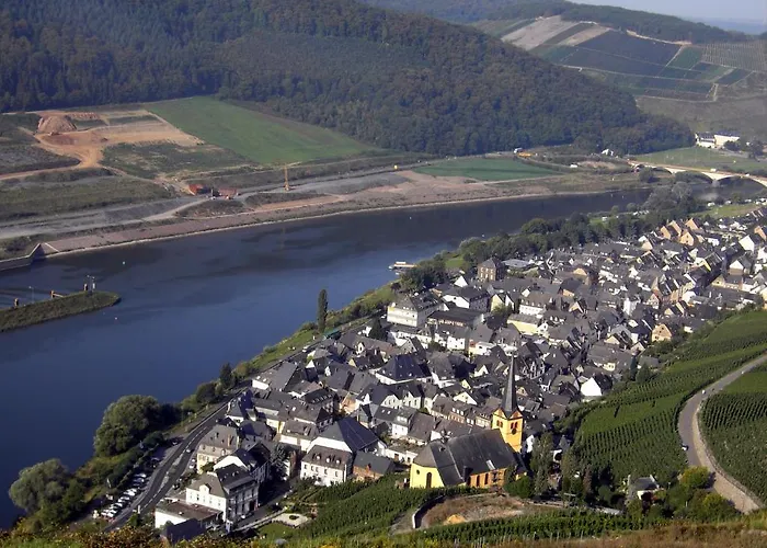 Weinstube Moselbluemchen 3* זלטינגן-רכטינג