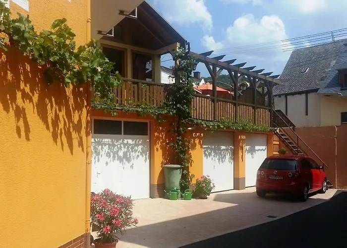 Weinstube Moselbluemchen זלטינגן-רכטינג