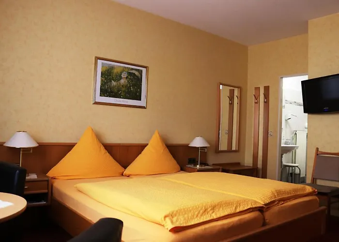 Weinstube Moselbluemchen בית הארחה 3*